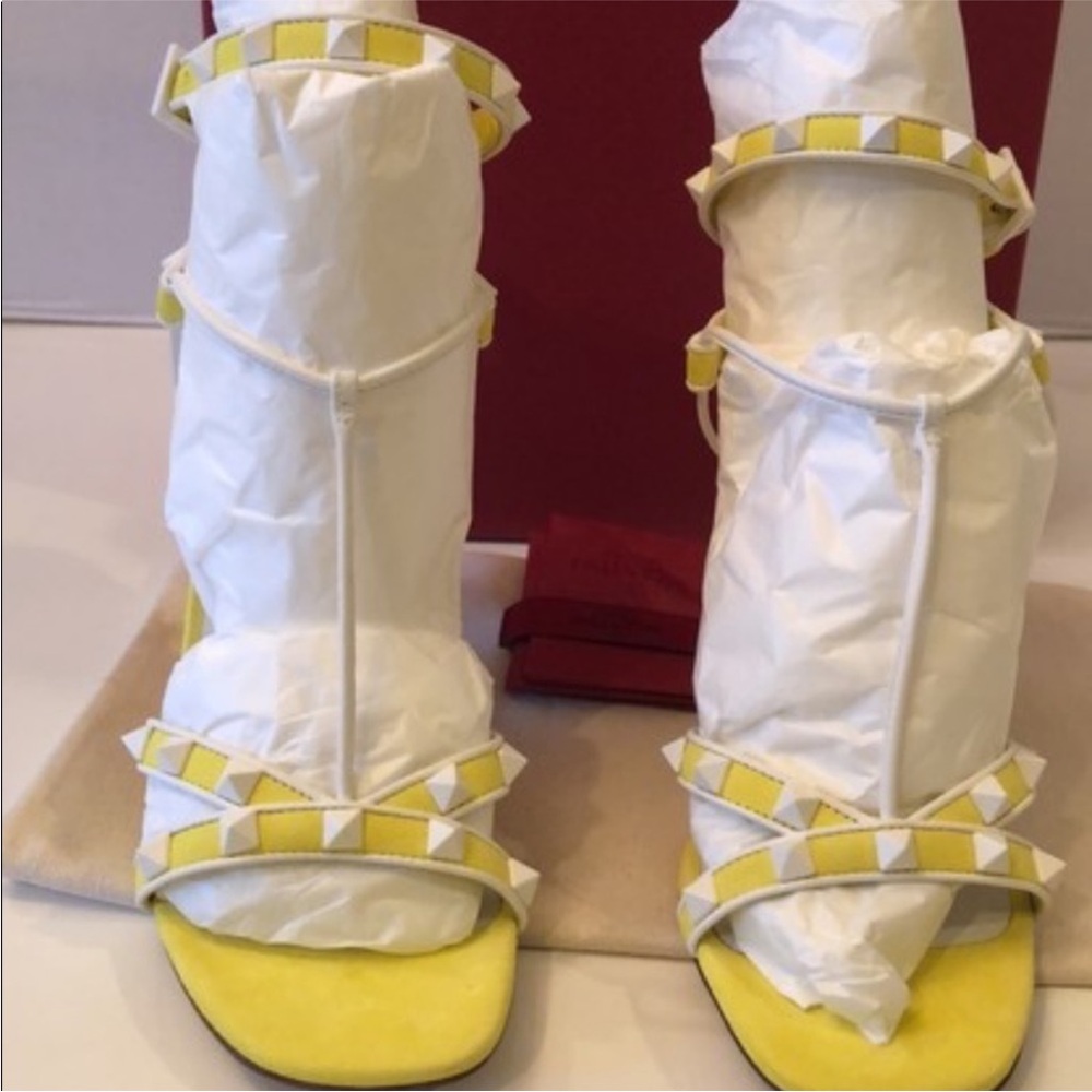 🔥🔥🔥100% Authentic Valentino High Heels - Picture 2 of 10